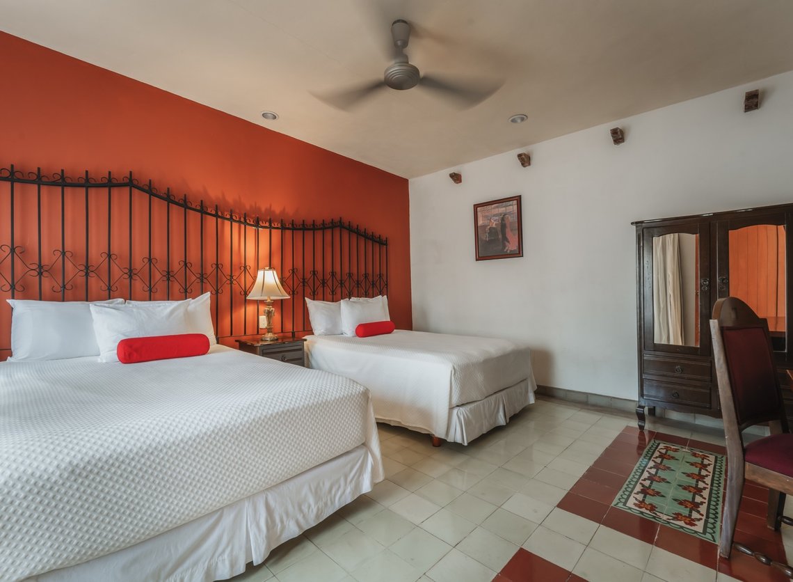 CASA AURA HOTEL