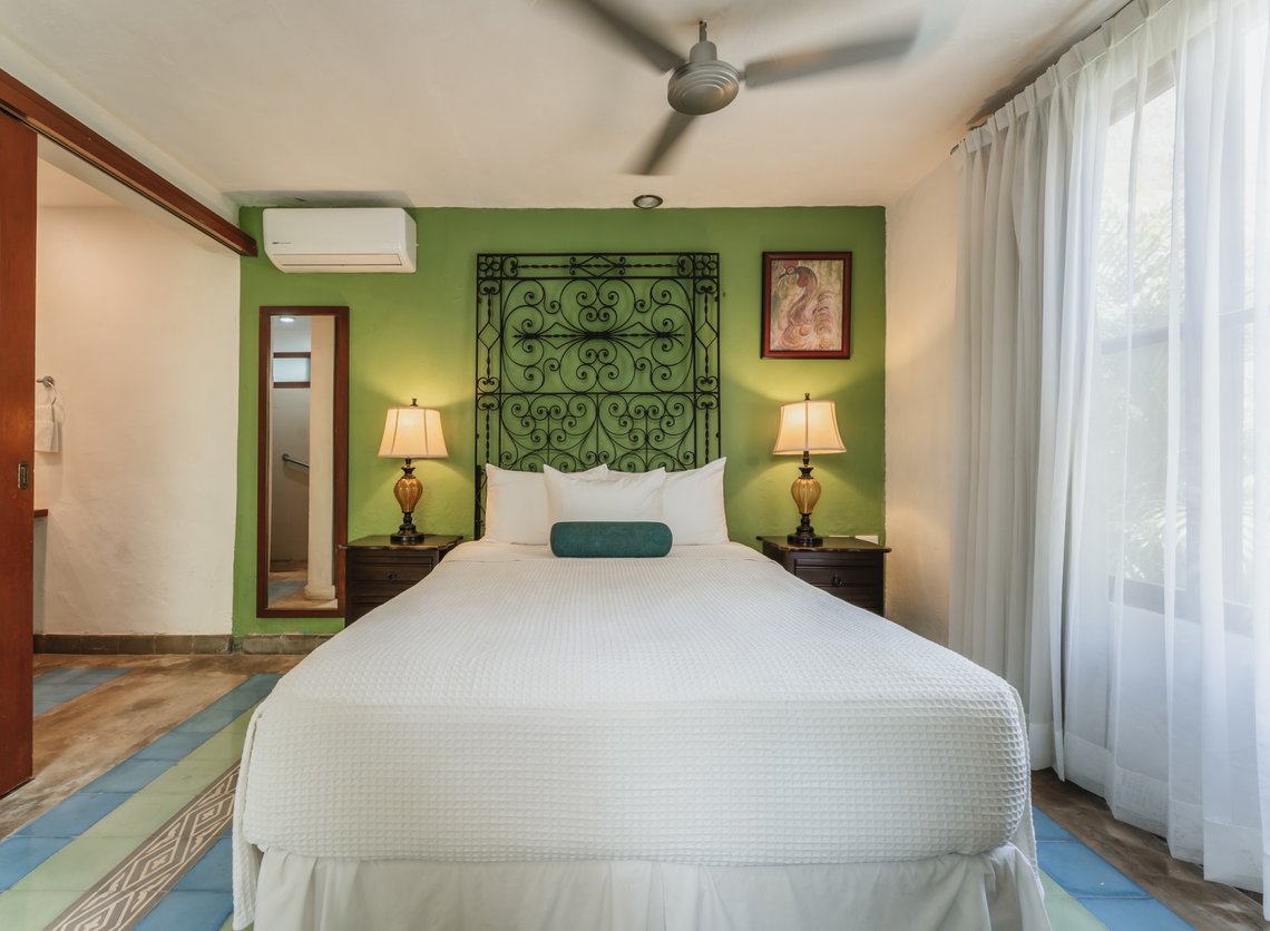 CASA AURA HOTEL