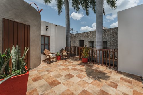 CASA AURA HOTEL