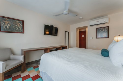 CASA AURA HOTEL