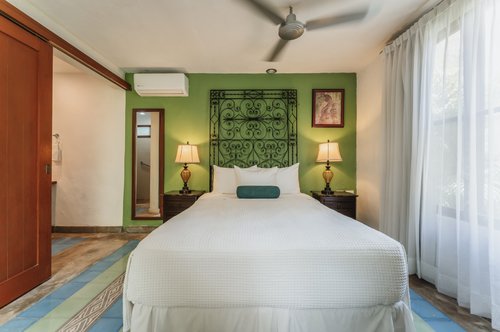 CASA AURA HOTEL