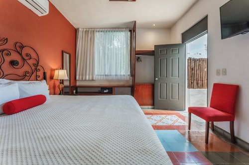 CASA AURA HOTEL