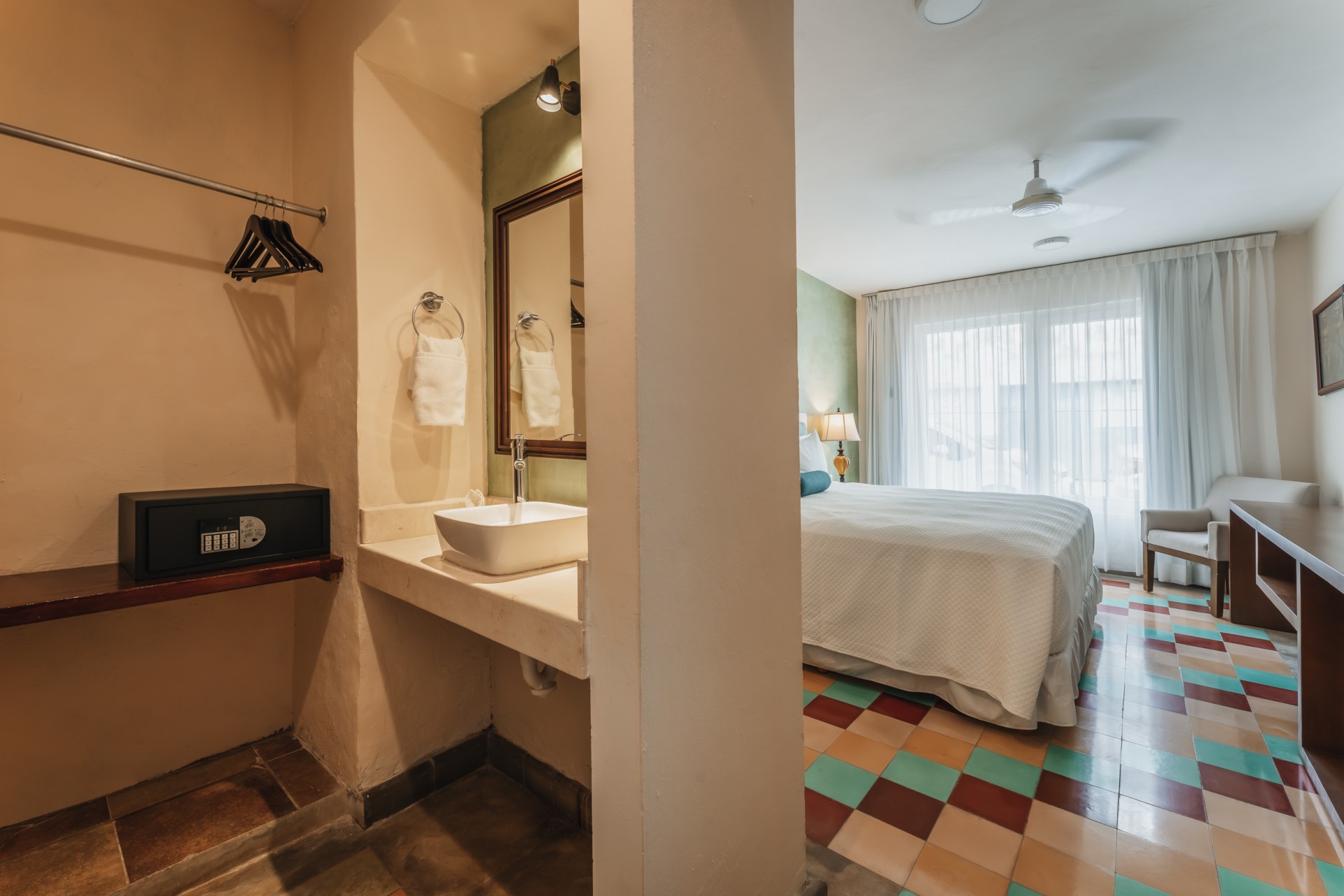 CASA AURA HOTEL
