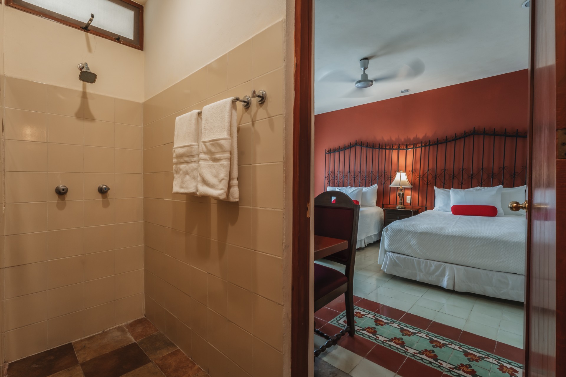 CASA AURA HOTEL