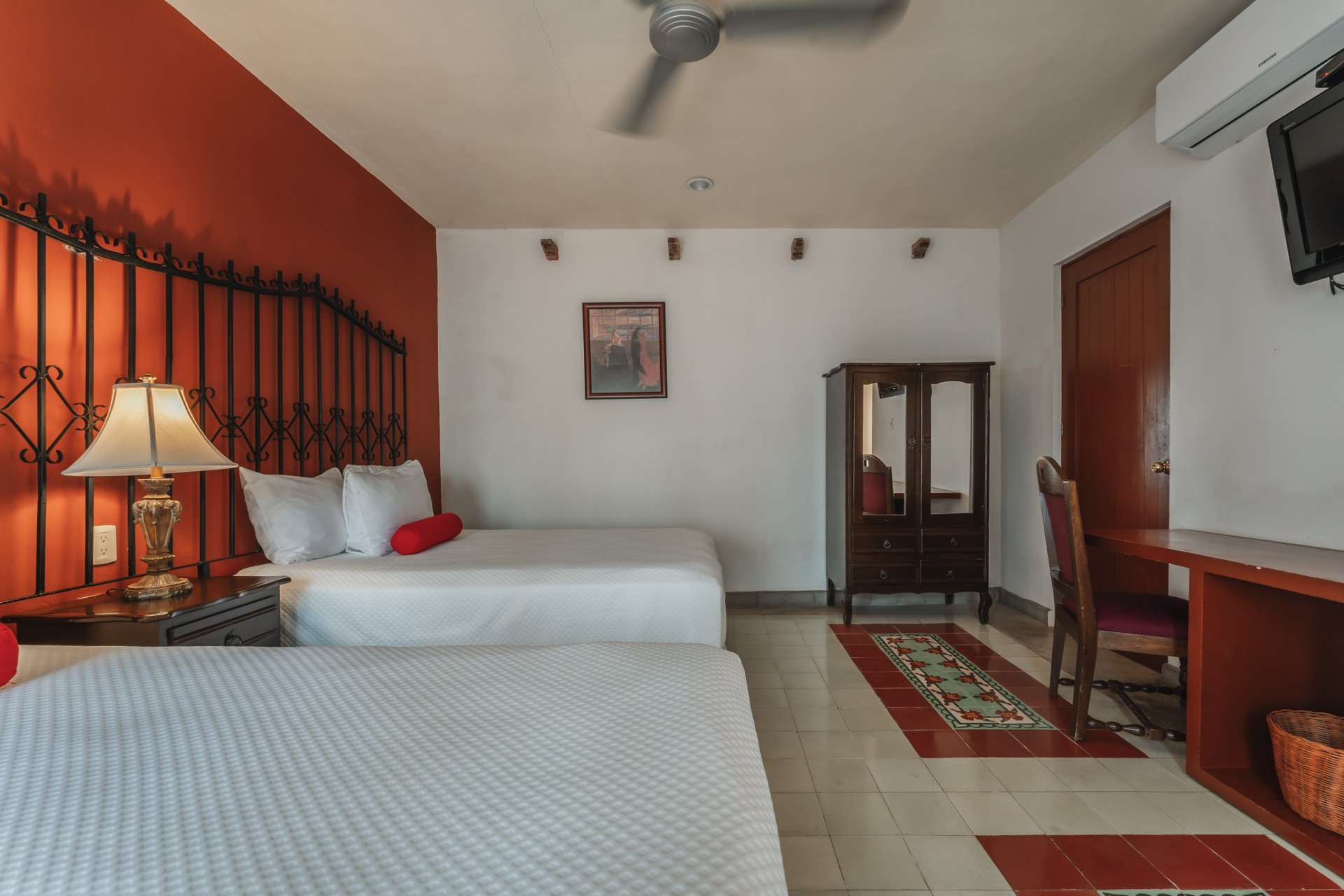 CASA AURA HOTEL