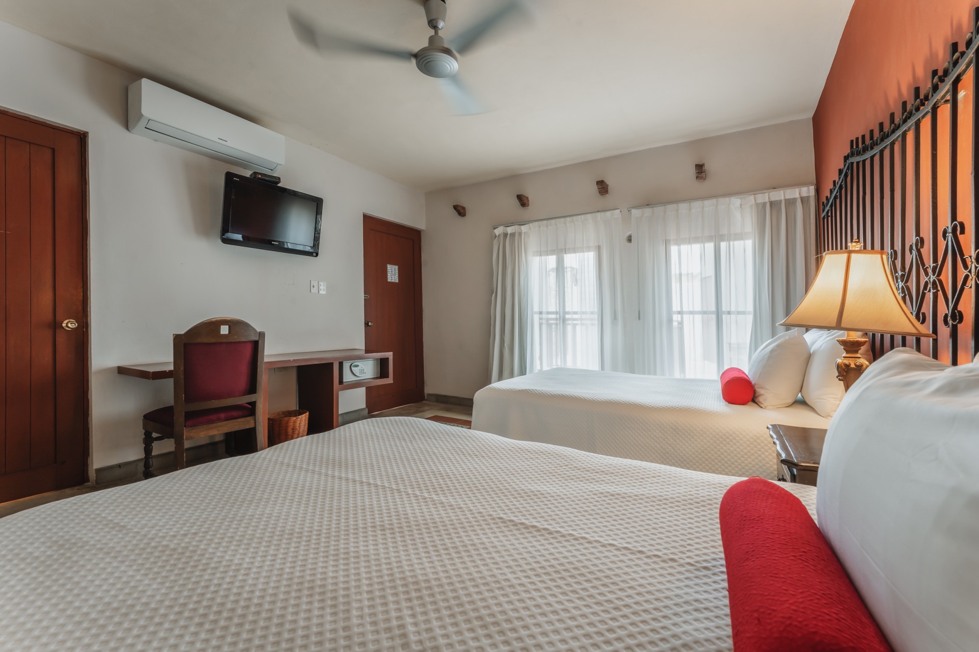 CASA AURA HOTEL