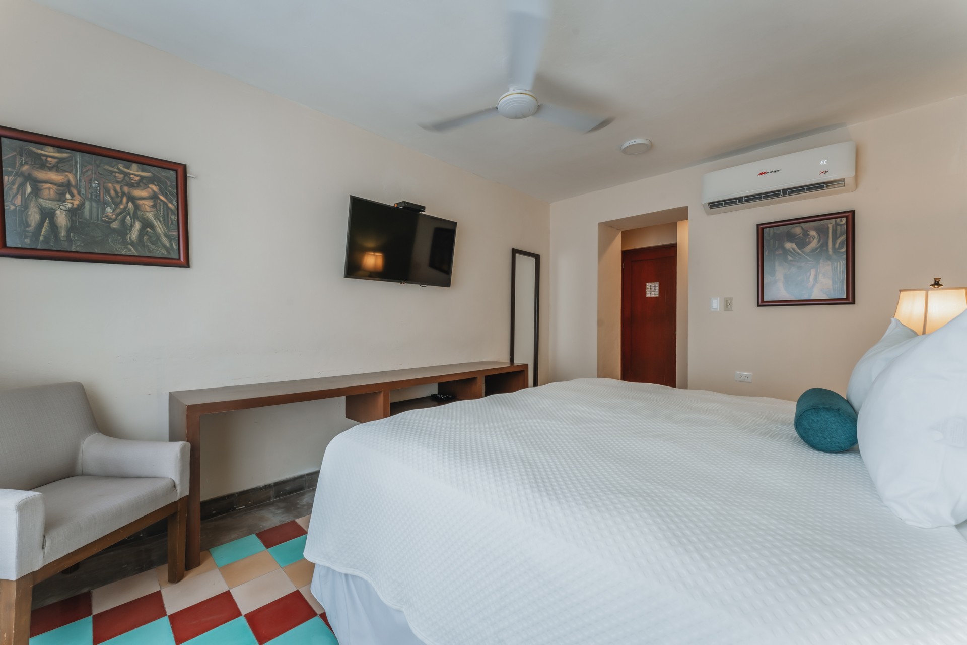 CASA AURA HOTEL