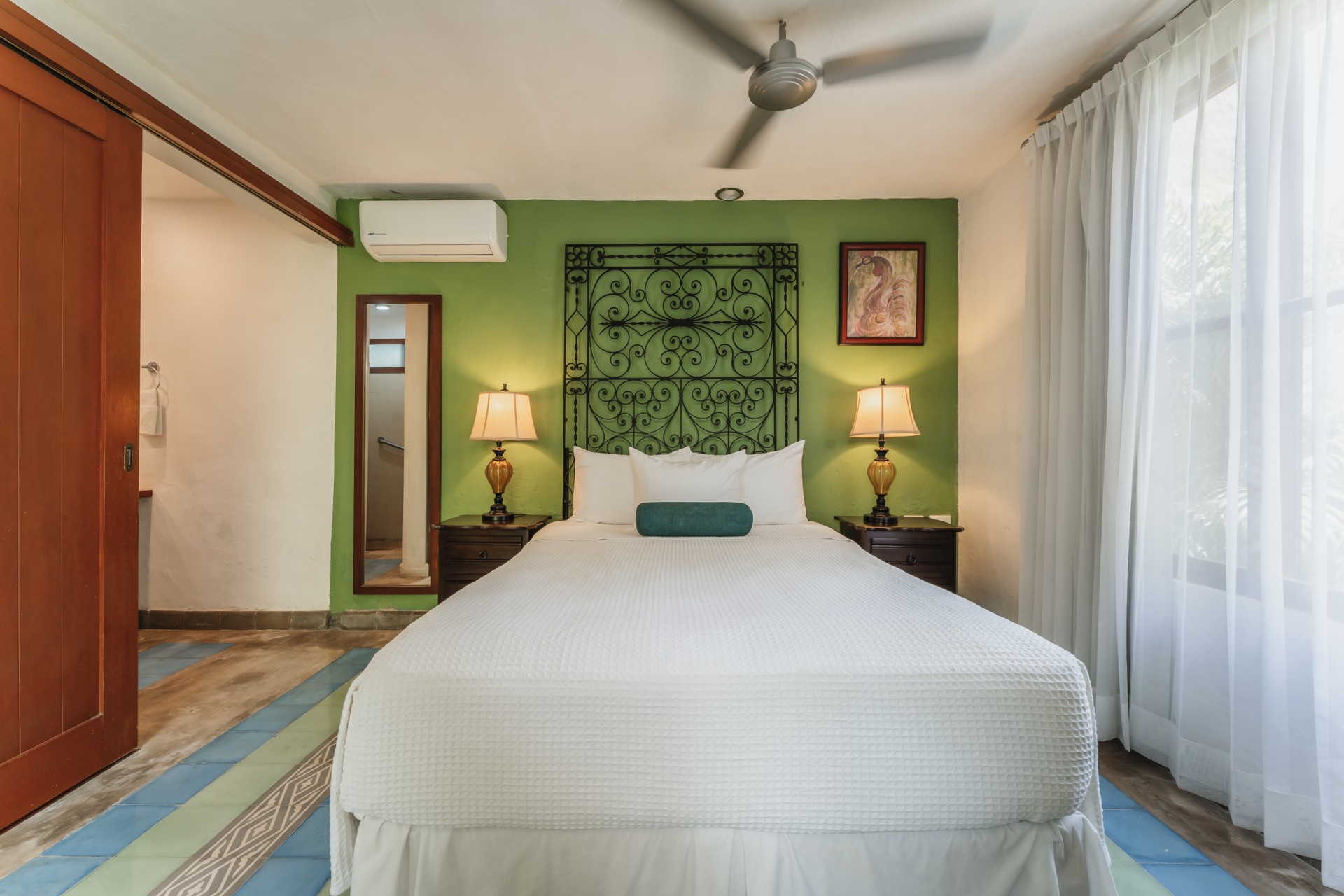 CASA AURA HOTEL