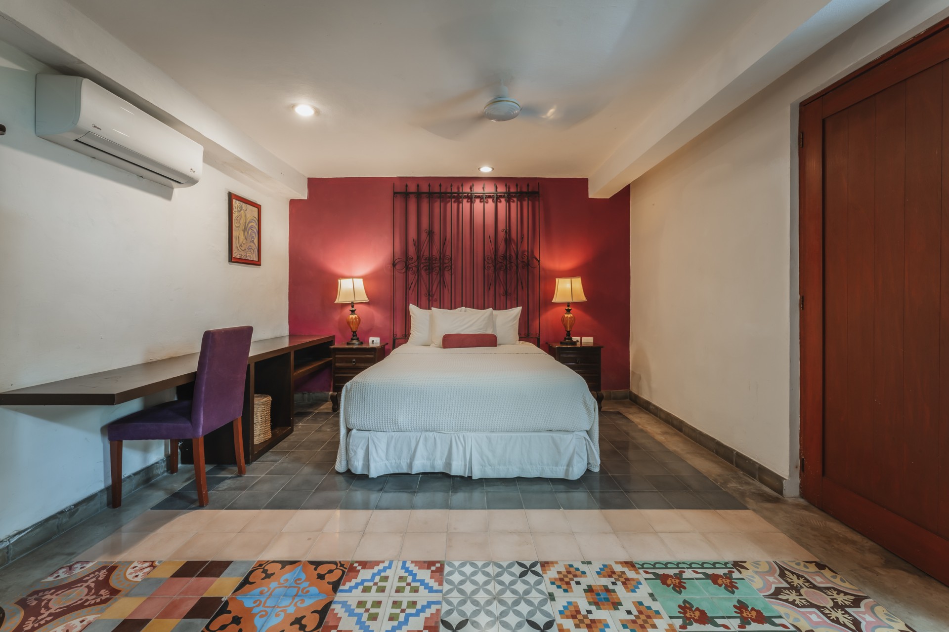CASA AURA HOTEL