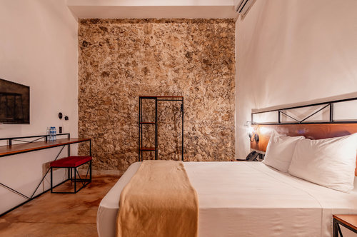 Hotel H.O.