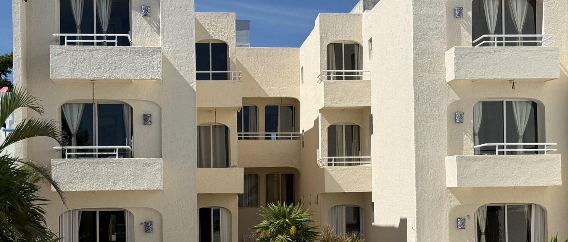 LUCIANA HOTEL & BEACH CLUB