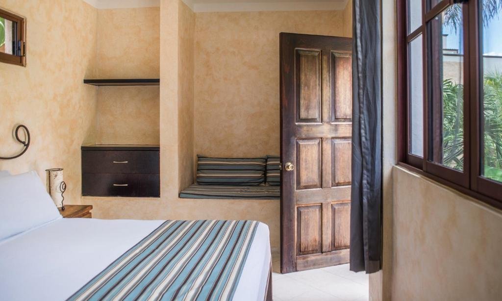 HOTEL BARRIO LATINO