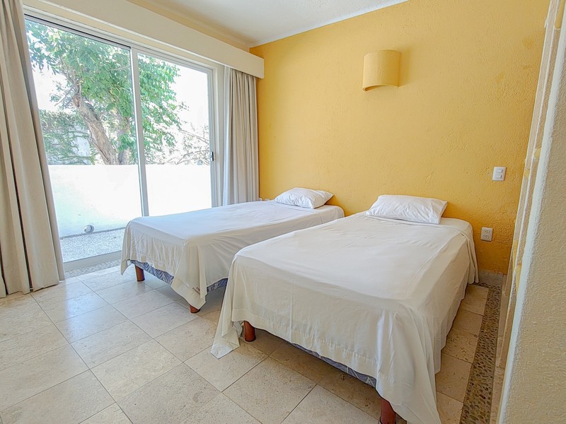 SUITE 2 RECAMARAS, 1 KING SIZE + 2 INDIV. -E