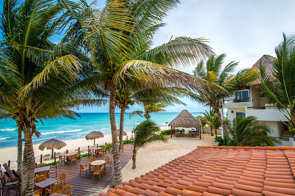 petit lafitte playa del carmen mexico