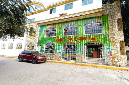 Esmeralda Pueblo Viejo