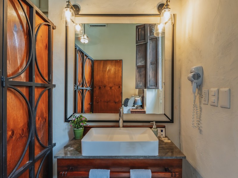 SUITE COLONIAL