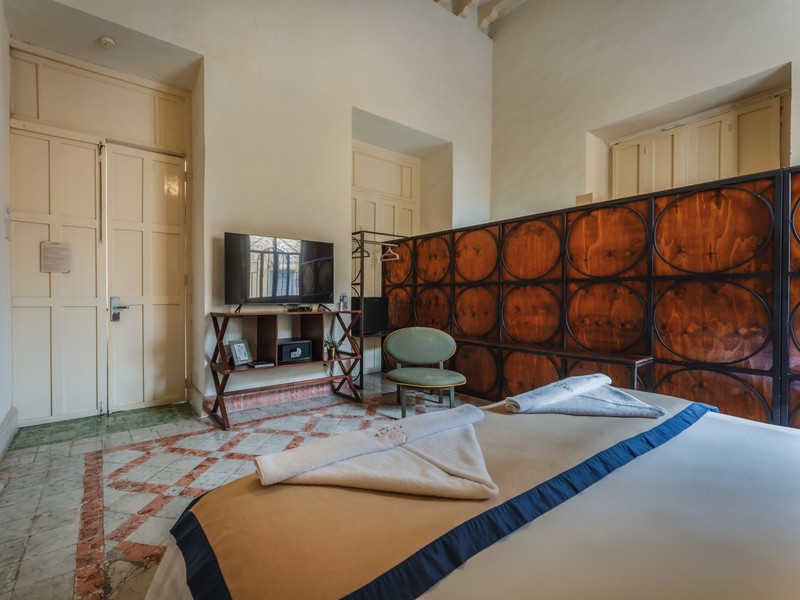 SUITE COLONIAL
