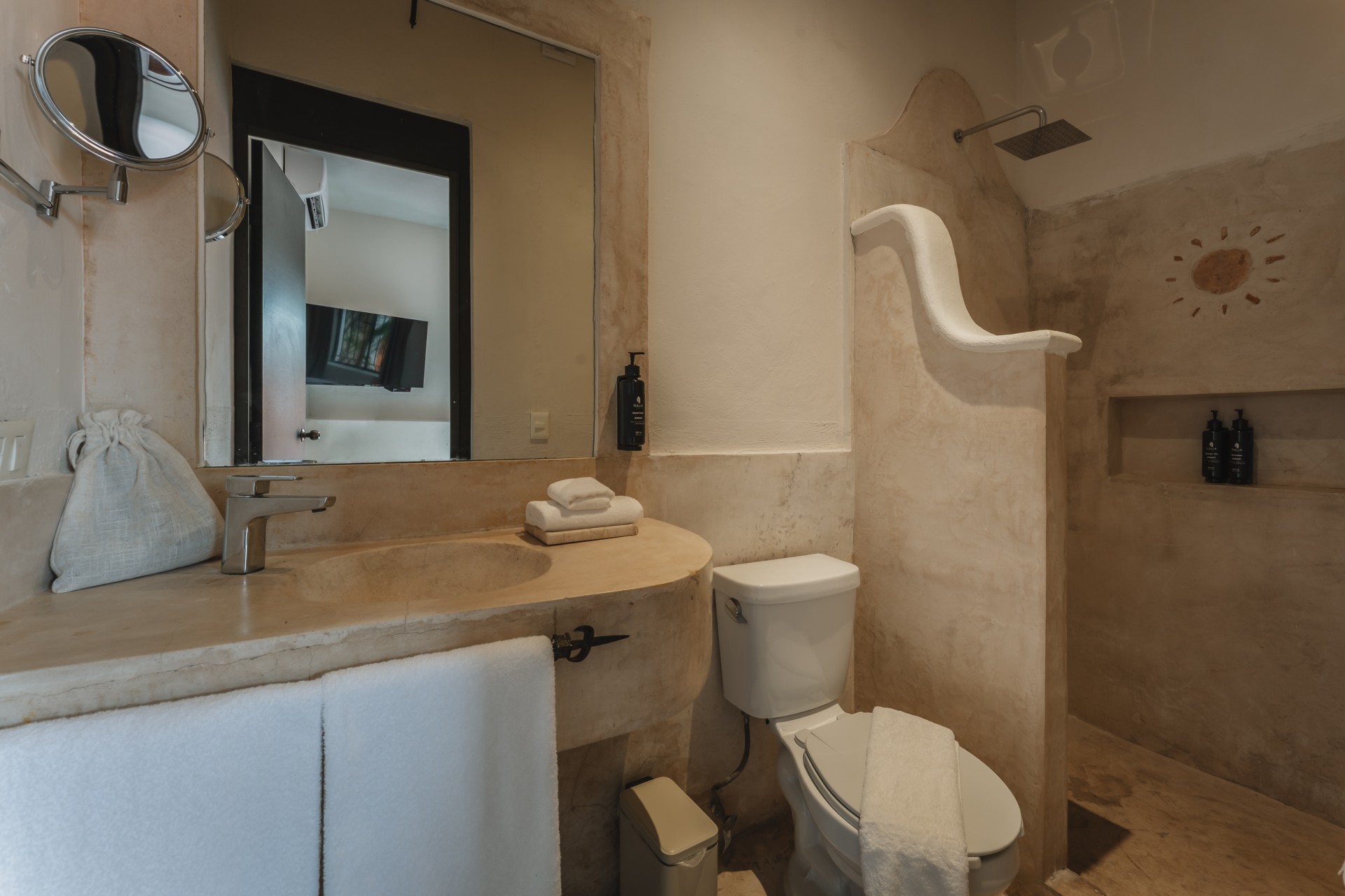 HOTEL CASA JADE
