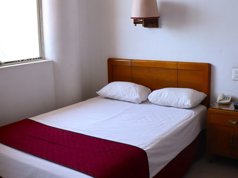 HABITACION JUNIOR ECONOMICA 1 CAMA MATRIMONIA