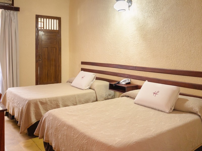 FULL WITH FAN 2 BEDS
