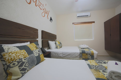 Hotel 12 Bees
