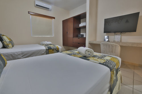 Hotel 12 Bees