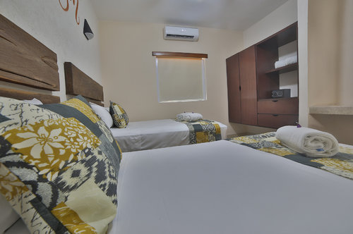 Hotel 12 Bees