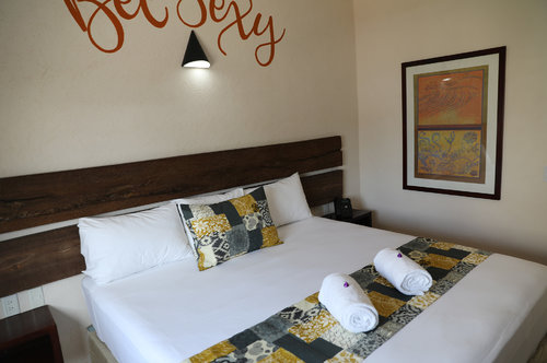 Hotel 12 Bees