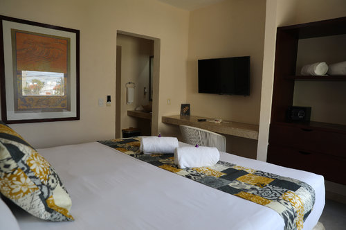 Hotel 12 Bees
