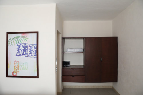 Hotel 12 Bees
