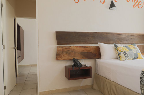Hotel 12 Bees