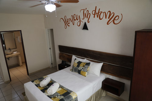 Hotel 12 Bees