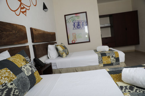 Hotel 12 Bees