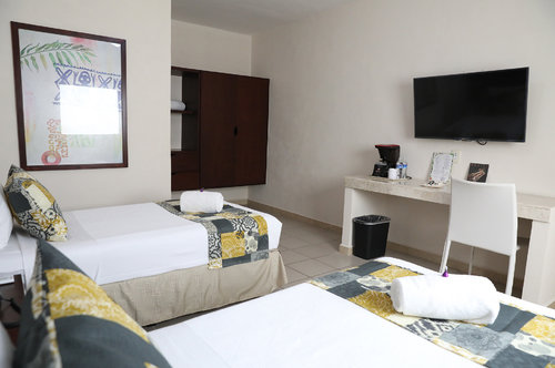 Hotel 12 Bees