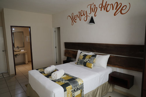 Hotel 12 Bees