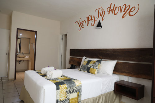 Hotel 12 Bees