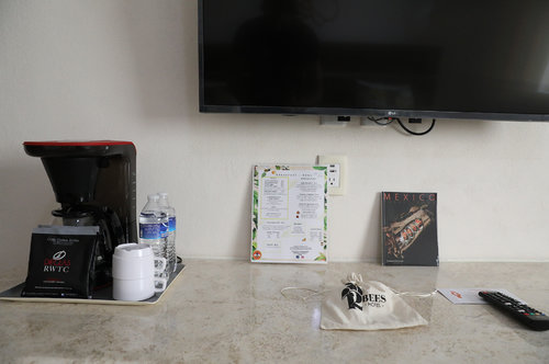 Hotel 12 Bees