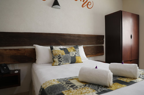 Hotel 12 Bees