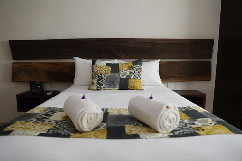 Hotel 12 Bees