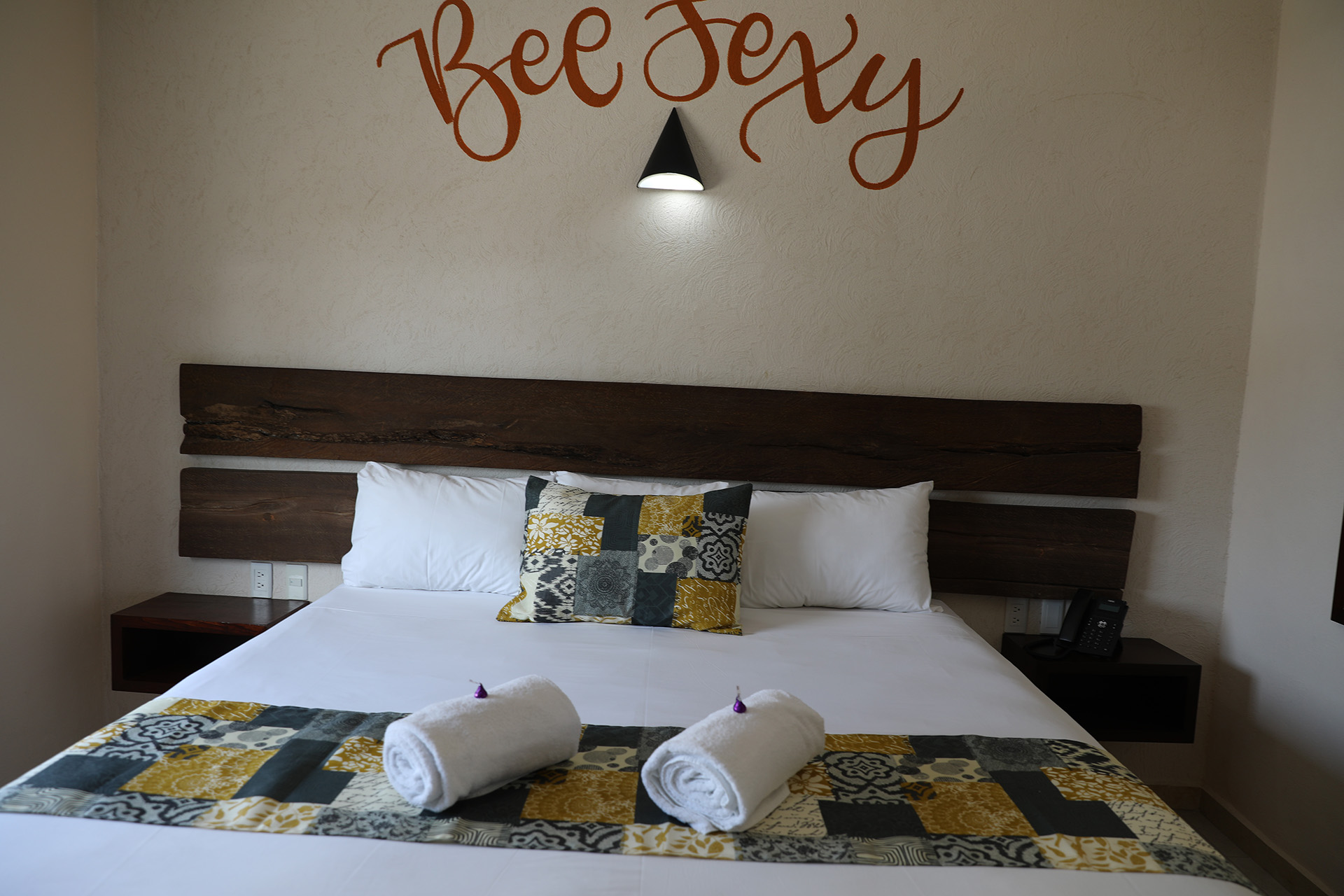 Hotel 12 Bees